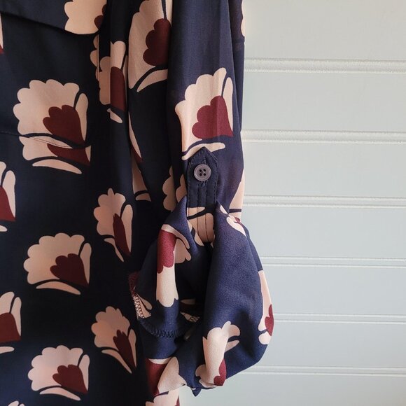 Loft Top Womens Medium Dark Blue Print Blouse Career Roll Tab Sleeve Floral - Picture 5 of 10